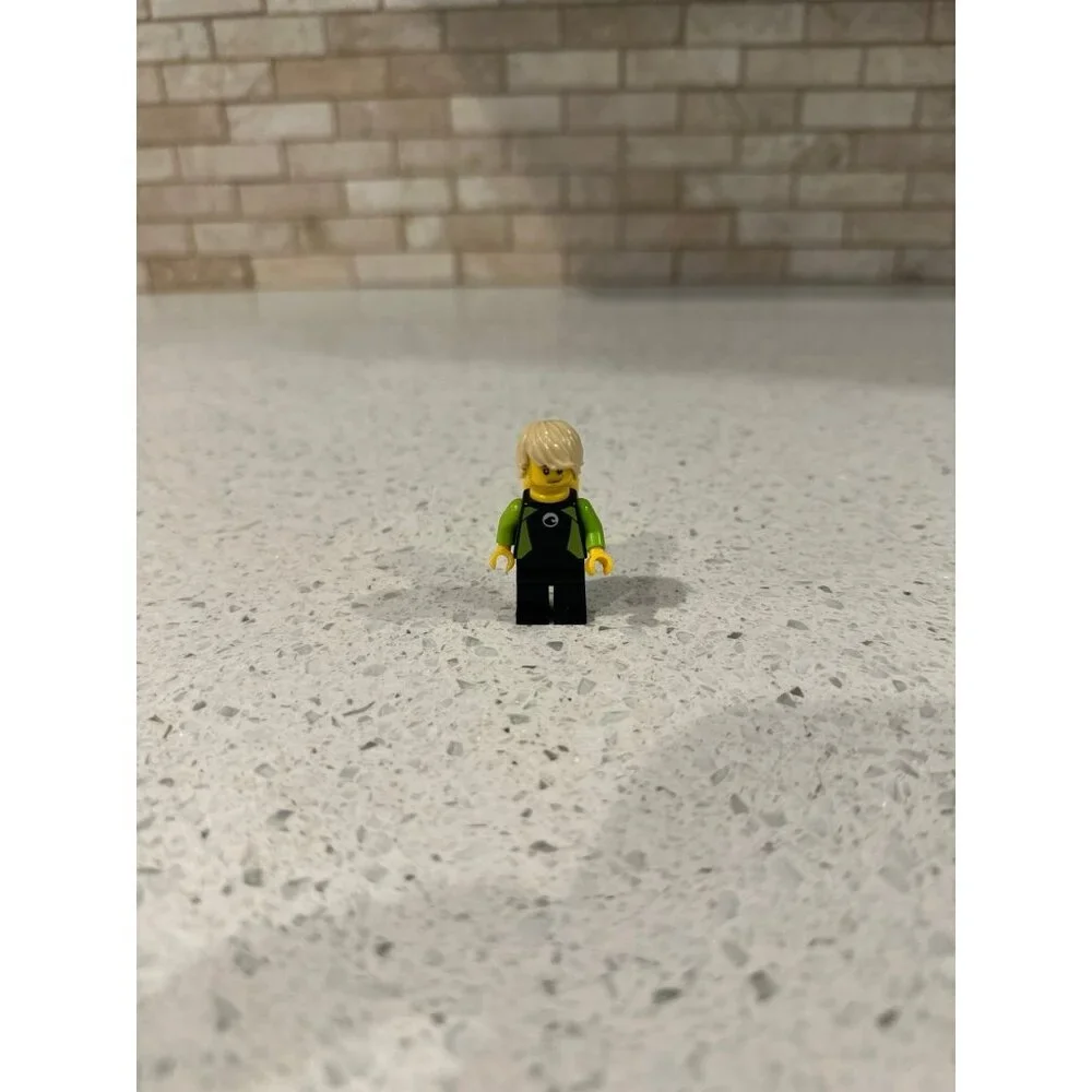 Male Blonde Diver‎ w/ Lime/Black wetsuit & Suba tank City Lego Minifigure